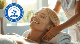 Curso Massoterapia Mulher Recebendo Massagem No Pescoco